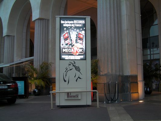 lapangan kecil terbuka SMD layar LED untuk iklan, P5 resolusi tinggi dipimpin layar