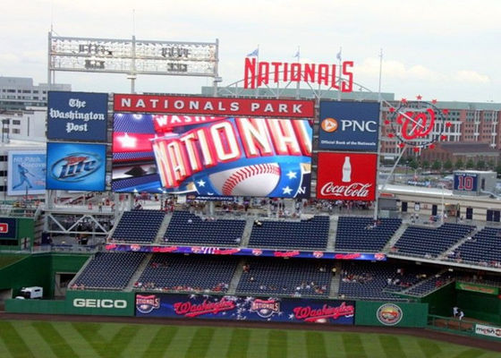 उच्च परिभाषा 2R1G1B एलईडी आउटडोर विज्ञापन बोर्ड 6000 8000 सीडी / वर्गमीटर के लिए