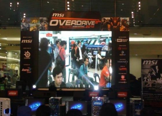 P7.62 SMD 3in1 の屋内使用料の LED 表示スクリーン、屋内使用料 LED のビデオ スクリーン